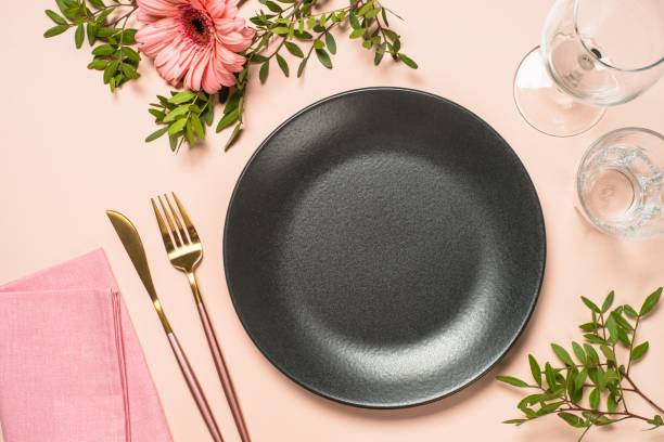 assiettes élégantes et sophistiquées pour repas réussi